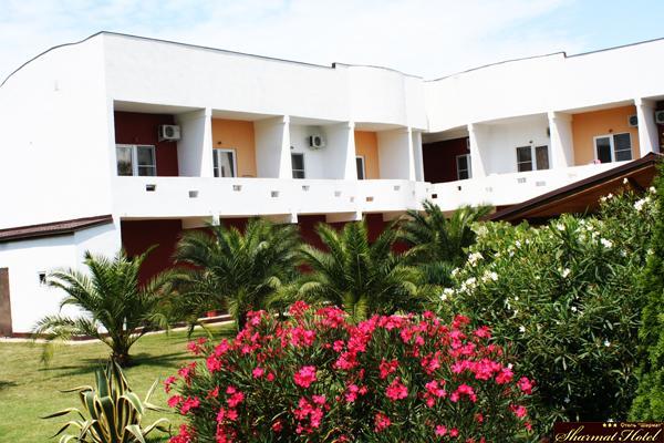 Hotel Sharmat Пицунда Екстериор снимка