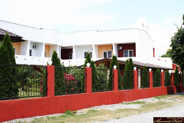 Hotel Sharmat Пицунда Екстериор снимка