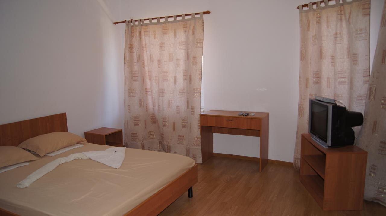 Hotel Sharmat Пицунда Екстериор снимка