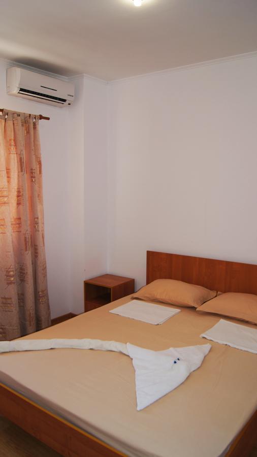 Hotel Sharmat Пицунда Екстериор снимка
