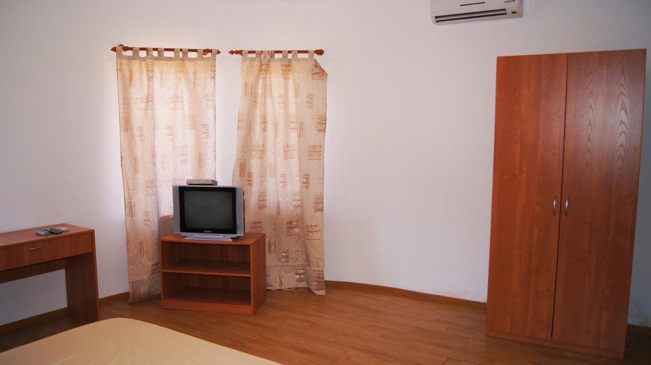 Hotel Sharmat Пицунда Екстериор снимка