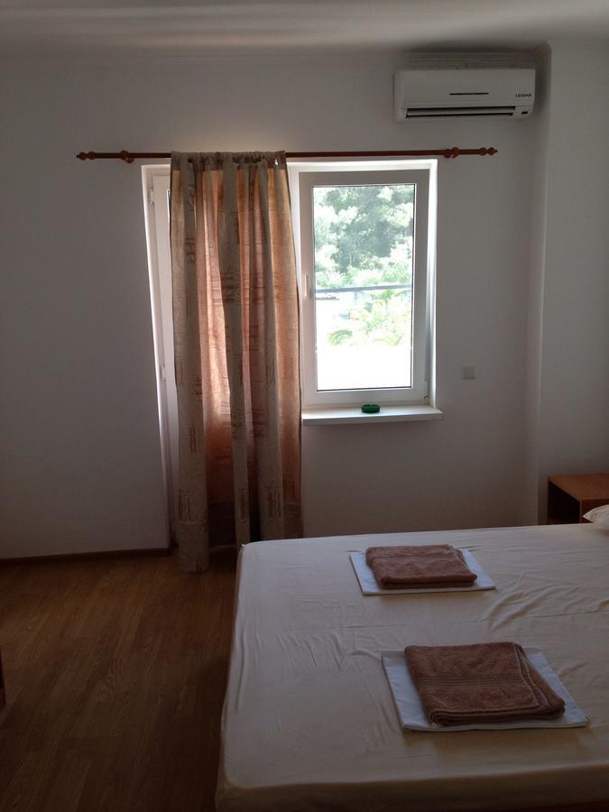Hotel Sharmat Пицунда Екстериор снимка
